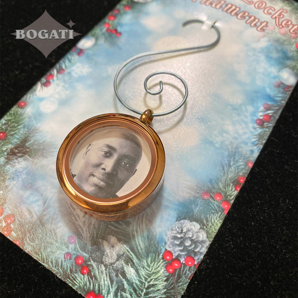 (Christmas themed) J-2060 Cherished Memory Locket Ornament