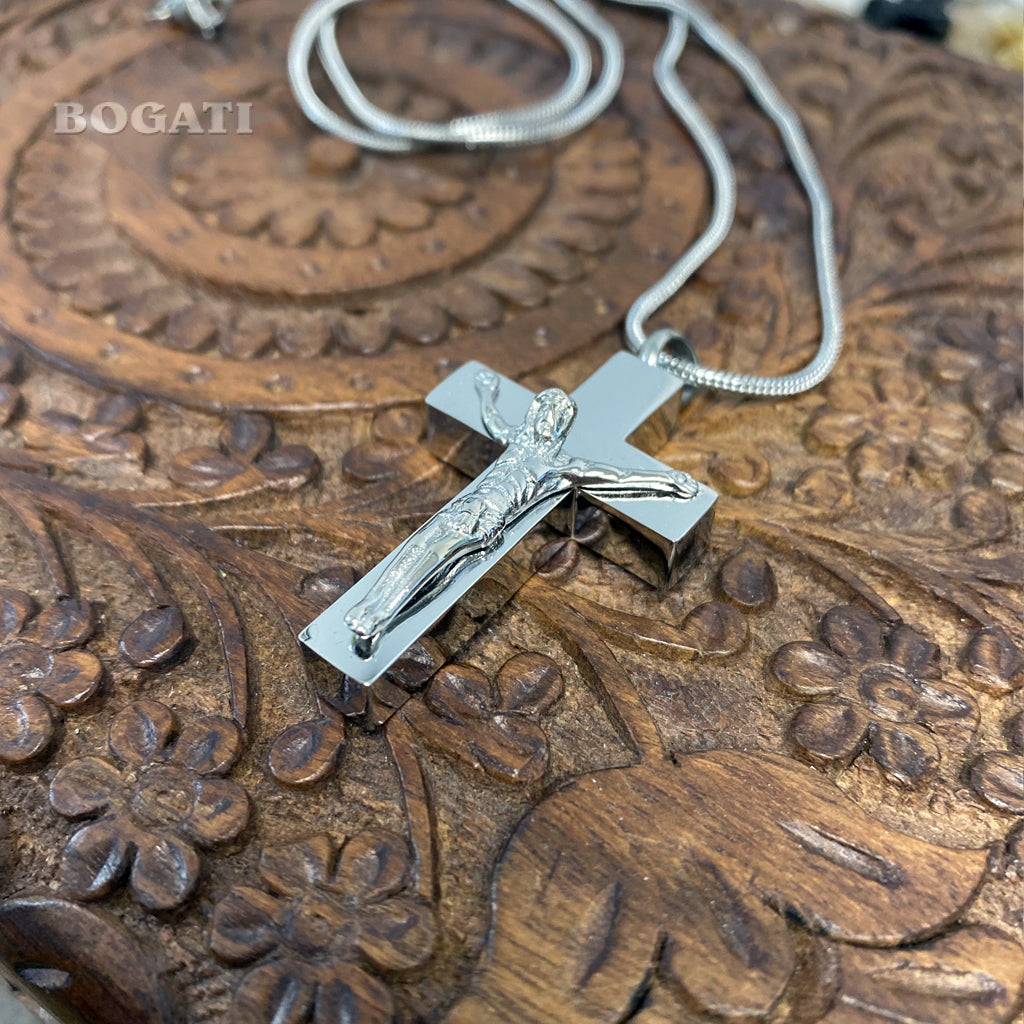 J-011 - Crucifix - Silver-tone - Pendant with Chain