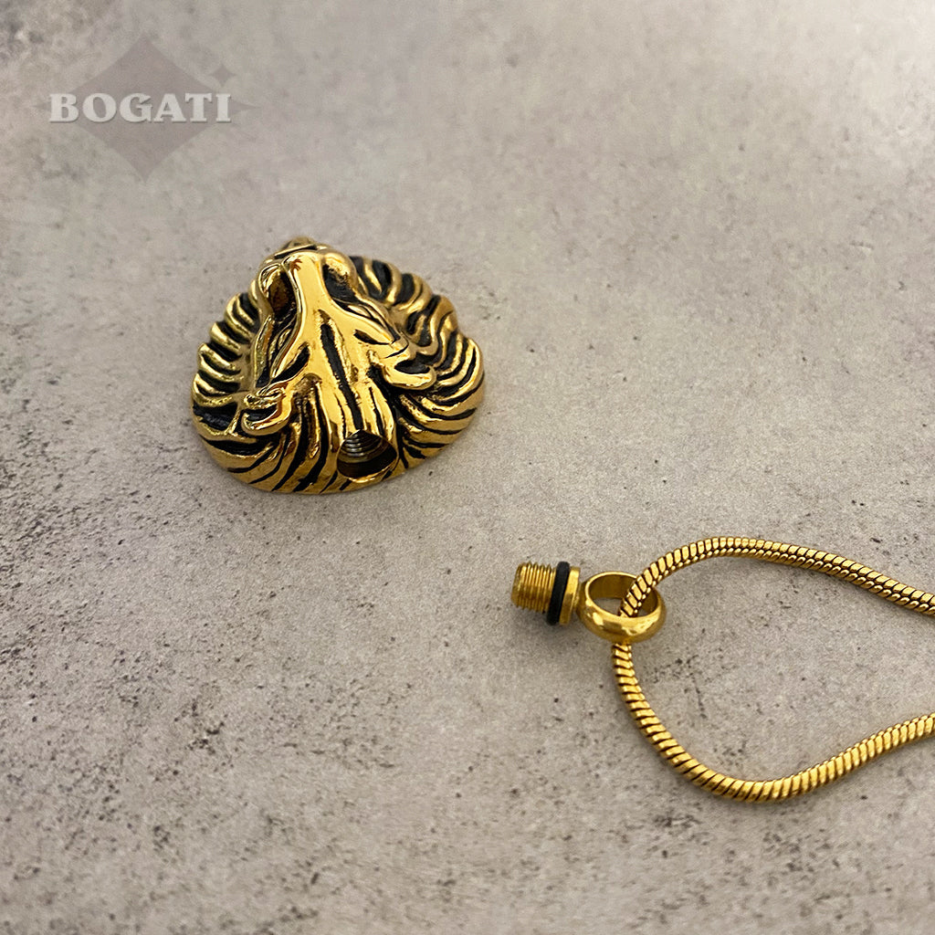 J-1508 Lion - Pendant with Chain