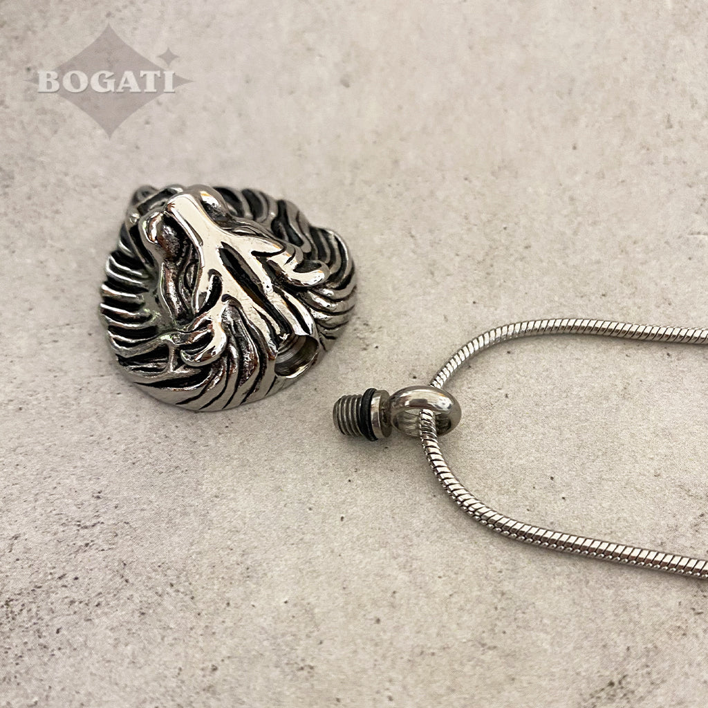J-1508 Lion - Pendant with Chain
