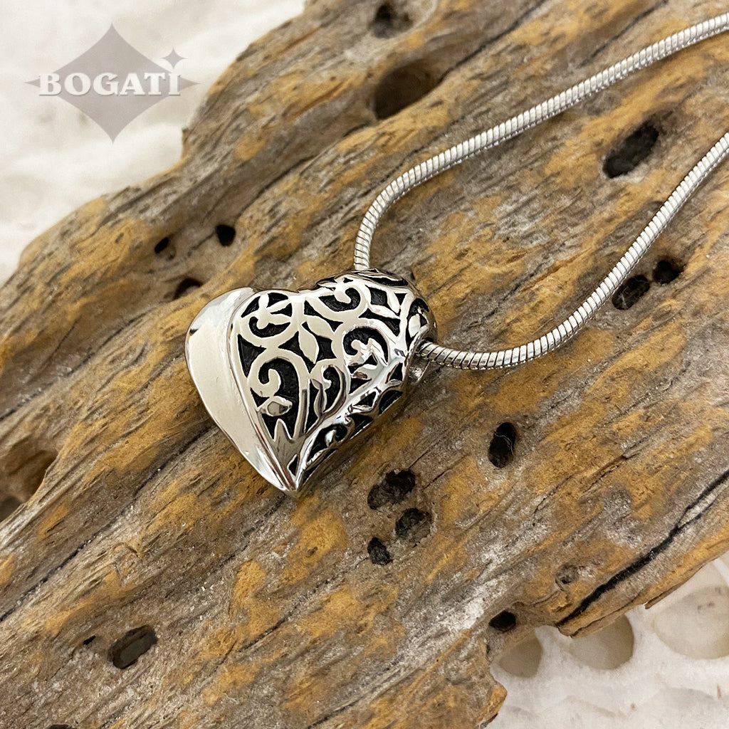 J-432 - Filigree Heart - Silver-tone - Pendant with Chain
